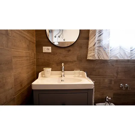 Apartment La Maison D'ambre - Spazioso Centro - 2 Minuti Dalla Metro Catania
